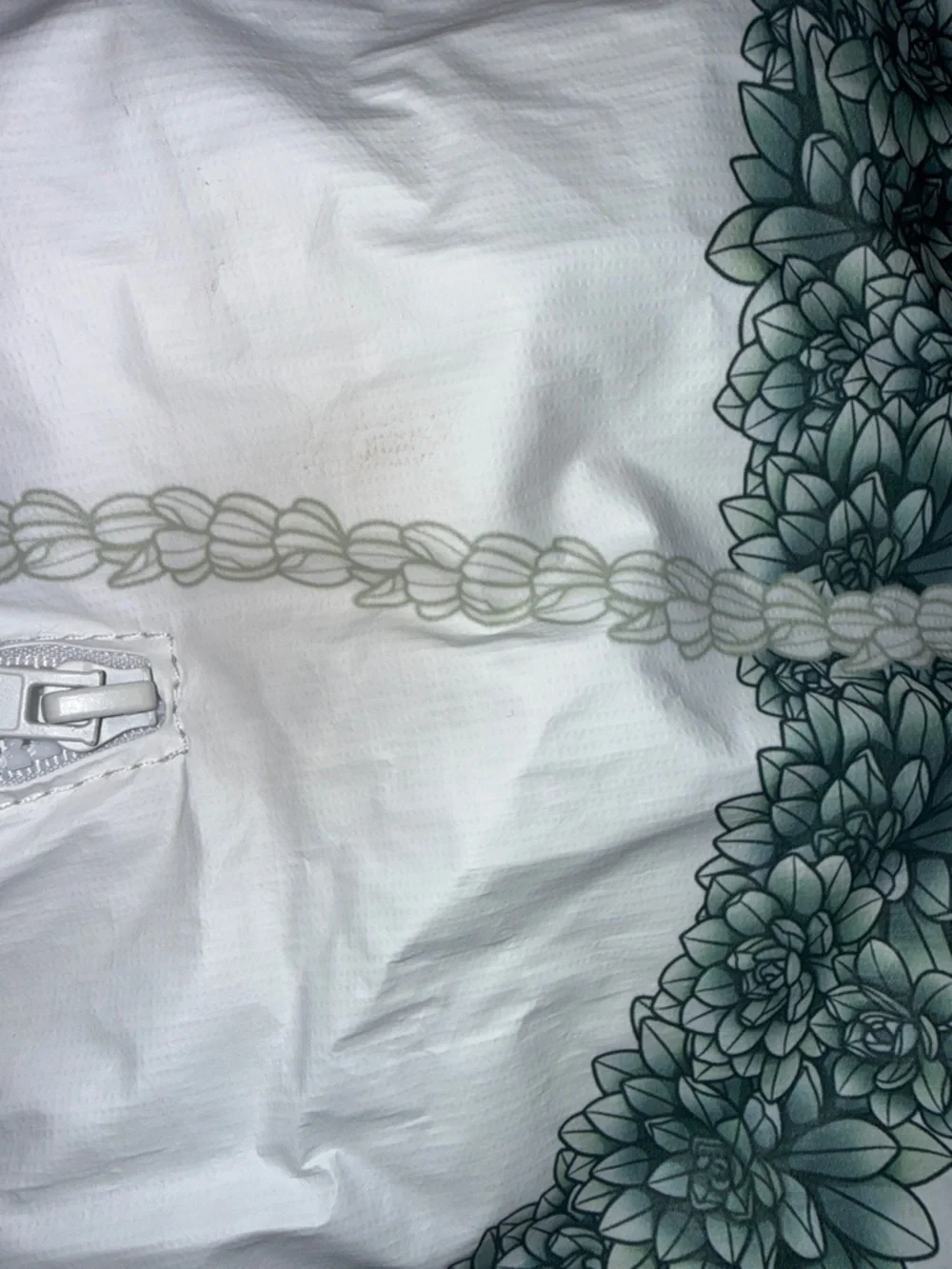 KAAHULEI White Tote with Leigh Design Tote Bag - Picture 10 of 15
